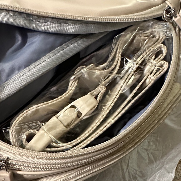 IHKWIP Cream Crossbody Bag New with original packaging - Picture 6 of 9